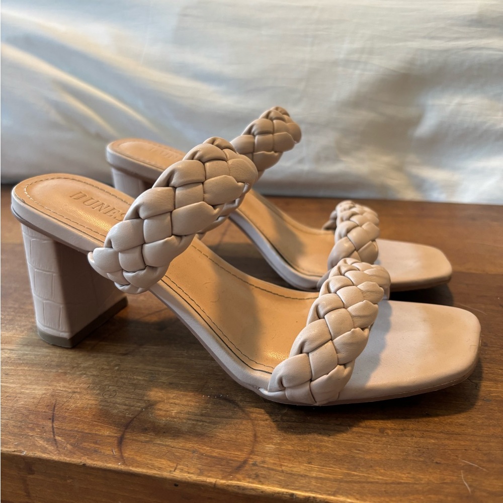 Tan heels size 6 1/2
